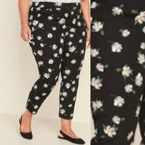 Mid-Rise Secret-Slim Pockets Plus-Size Pixie Pants